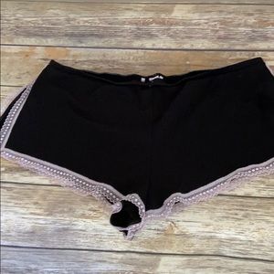 Victoria’s Secret sleep shorts black w gray lace